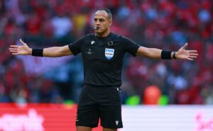 Ismail Elfath arbitro